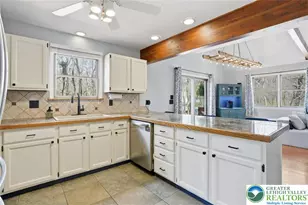 54 Berry Ln, Penn Forrest, PA 18229 - Photo 11