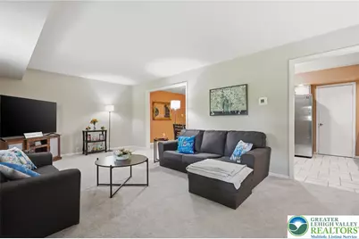 2668 Rolling Green Place, Lower Macungie Township, PA 18062 - Photo 3