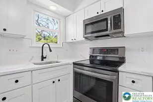 21 Madison Ln, Whitehall Township, PA 18052 - Photo 9