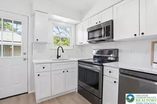21 Madison Ln, Whitehall Township, PA 18052 - Photo 7