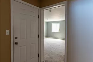 2406 Gentle Hollow Dr, Whitehall Township, PA 18052 - Photo 33