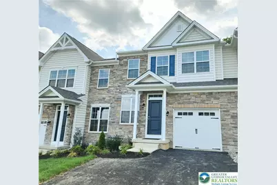 422 Gray Feather Way, Upper Macungie Township, PA 18104 - Photo 3