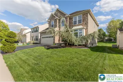 1535 Ciara Drive, Hanover Twp, PA 18017 - Photo 3