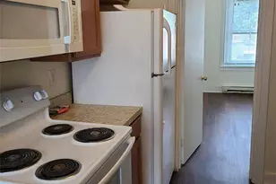 136 E Bushkill St, Easton, PA 18042 - Photo 9