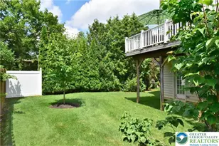 1600 Oakridge Ln, Hellertown Boro, PA 18055 - Photo 25