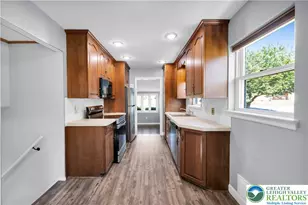 2049 Vista Dr, Bethlehem City, PA 18018 - Photo 9