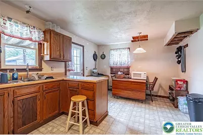2015 Leithsville Road, Lower Saucon Township, PA 18055 - Photo 13