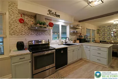 3076 Lindberg Avenue, Salisbury Township, PA 18103 - Photo 17