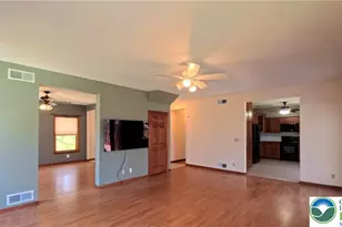5709 Fox Ln, Emmaus Boro, PA 18049 - Photo 5
