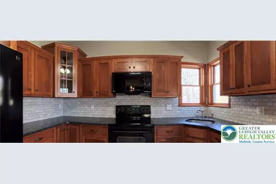 5709 Fox Lane, Emmaus Boro, PA 18049 - Photo 7