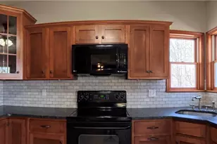 5709 Fox Ln, Emmaus Boro, PA 18049 - Photo 7
