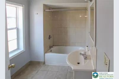 246 W Saint Joseph Street #2, Easton, PA 18042 - Photo 3