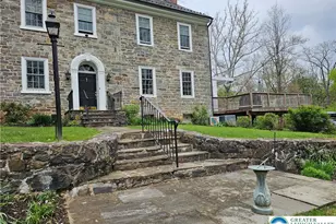 200 Bella Vista Dr, Hanover Twp, PA 18017 - Photo 3