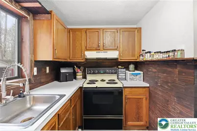 2219 Maple Leaf Court, Coolbaugh Twp, PA 18347 - Photo 17