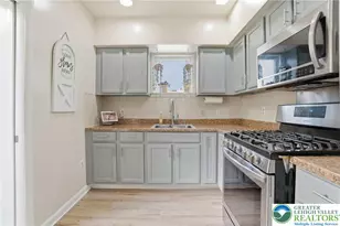 402 Wyandotte St, Bethlehem City, PA 18015 - Photo 11