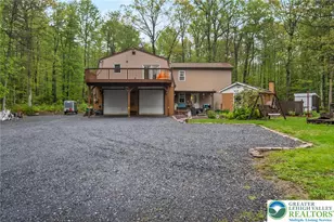 9223 N Loop Rd, Washington Township, PA 18080 - Photo 3