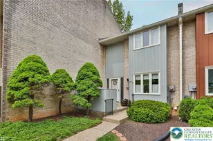 353 Carver Dr, Bethlehem, PA 18017 - Photo 1