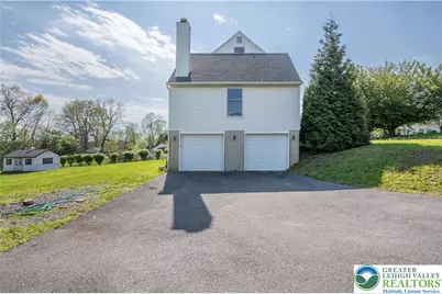 547 Roberts Road, Bushkill Twp, PA 18064 - Photo 3