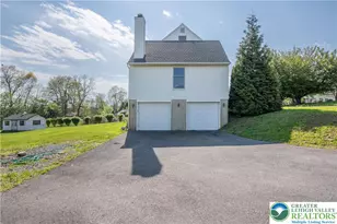 547 Roberts Rd, Bushkill Twp, PA 18064 - Photo 3
