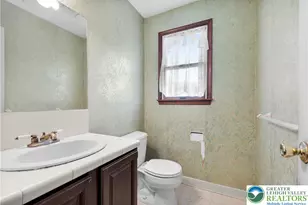 547 Roberts Rd, Bushkill Twp, PA 18064 - Photo 5