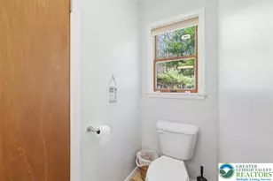 6430 E Lakeshore Dr, Middle Smithfield, PA 18302 - Photo 17