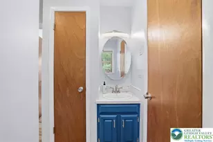 6430 E Lakeshore Dr, Middle Smithfield, PA 18302 - Photo 15