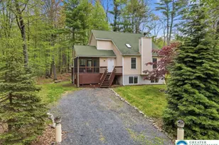 101 Colonial Ct, Delaware Twp, PA 18328 - Photo 1