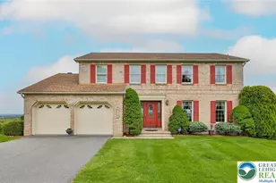 216 Memorial Dr, Bath, PA 18014 - Photo 1