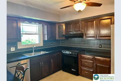 806 Locust Street, North Catasauqua Bor, PA 18032 - Photo 7