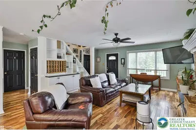 636 W Oxford Street, Coopersburg Boro, PA 18036 - Photo 5