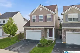 2207 Huntington Ln, Easton, PA 18040 - Photo 3