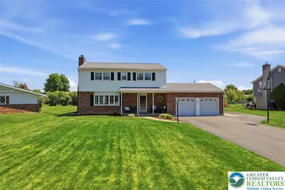 1822 Mark Twain Circle, Hanover Twp, PA 18017 - Photo 3