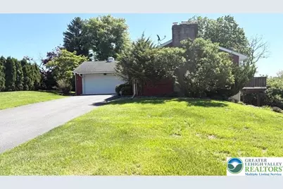 34 Stonecroft Drive, Palmer Twp, PA 18045 - Photo 3