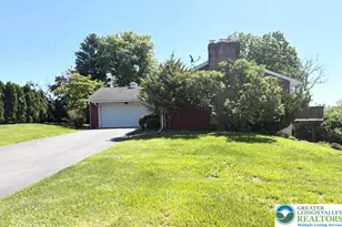 34 Stonecroft Dr, Palmer Twp, PA 18045 - Photo 3