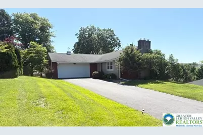 34 Stonecroft Drive, Palmer Twp, PA 18045 - Photo 1