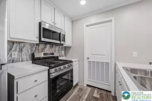 7411 Lincoln Ln, Upper Macungie Township, PA 18087 - Photo 13