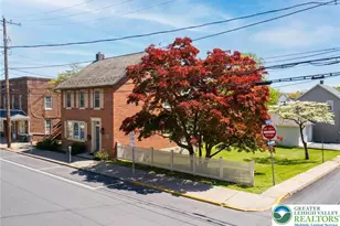 32 E Center St, Nazareth, PA 18064 - Photo 3