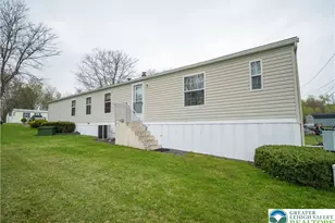 13 Clifton Manor Dr, Clifton Twp, PA 18424 - Photo 3