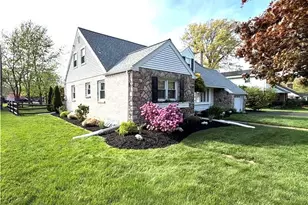 389 Barrett Rd, Emmaus Boro, PA 18049 - Photo 3