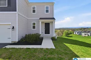 561 E 4th St, Penn Twp, PA 19506 - Photo 9