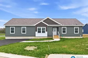 1318 Aylesbury Rd, Lehigh Township, PA 18088 - Photo 1