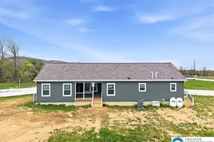 1318 Aylesbury Rd, Lehigh Township, PA 18088 - Photo 3
