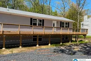 224 Kensington Dr, Bushkill, PA 18324 - Photo 1