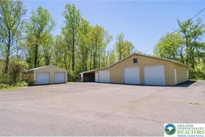 3857 Friedens Road, Slatington Boro, PA 18080 - Photo 11