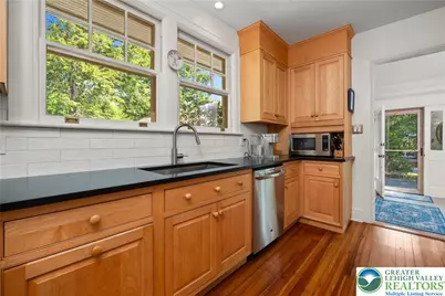 2770 S Delaware Drive, Easton, PA 18042 - Photo 13