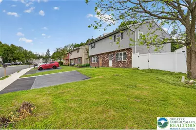 302 Lockridge Lane, Alburtis Boro, PA 18011 - Photo 3