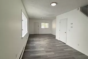 243 Stanton St, Wilkes Barre, PA 18702 - Photo 3