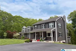 1040 Constitution Ave, Plainfield Township, PA 18072 - Photo 5