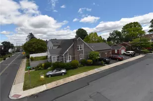 424 Grape St, Whitehall Township, PA 18052 - Photo 1