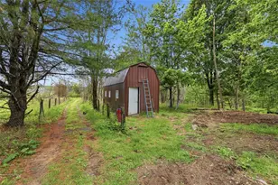 3585 Fairyland Rd, Franklin Twp, PA 18235 - Photo 9